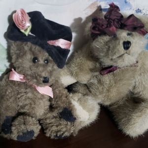 Set of 2 VINTAGE Boyd's Bears w/Hats